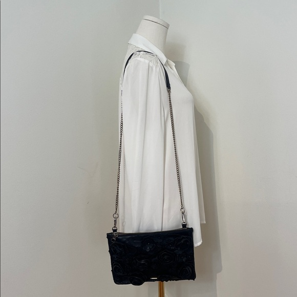 Uterqüe Foral Black Leather Purse - Picture 16 of 17